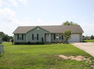 195 W Wind Dr, Newbern, TN 38059