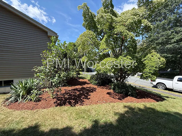 16 Seneca St — Photo 5