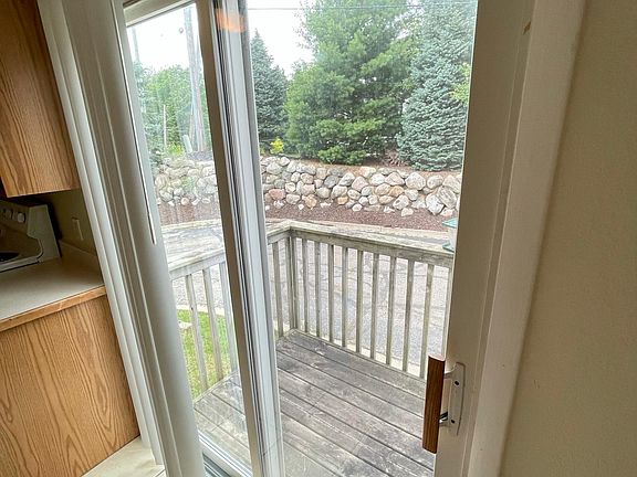 5th image of 906 Creekwood Ln