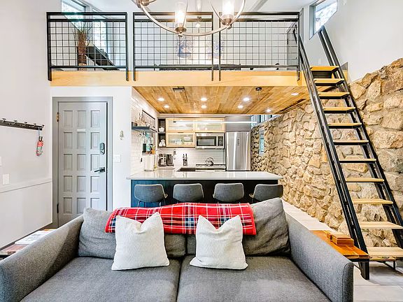 2nd image of 1237 State Highway 103