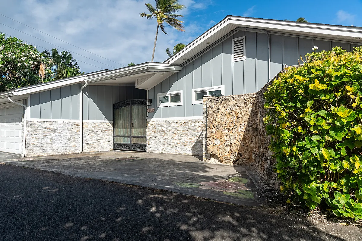 Building Photo - 211 Portlock Rd