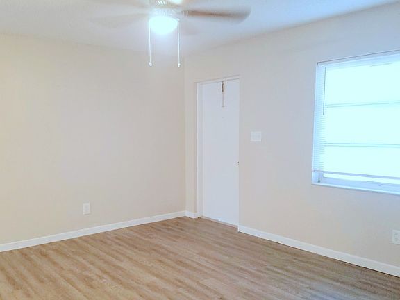 3rd image of 405 New York Ave #405