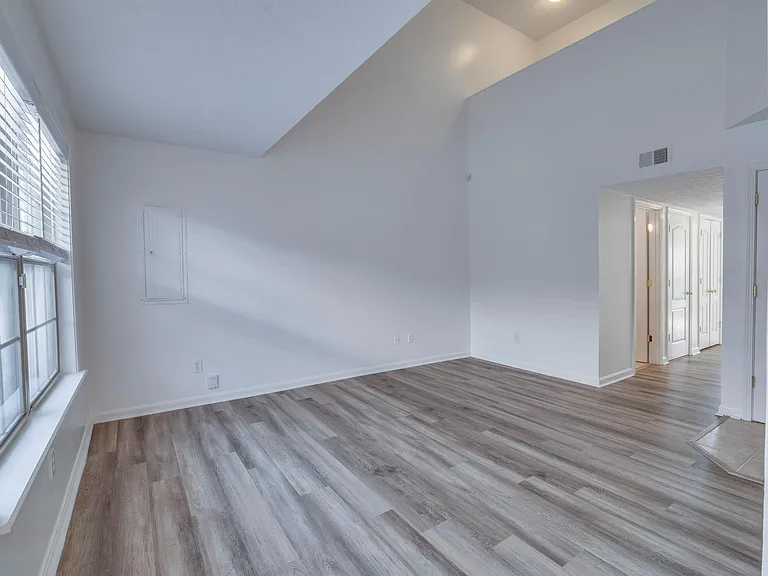 4300 Clearwater Way #4300 — Photo 4