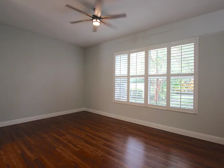 117 Hampton Cir — Photo 17