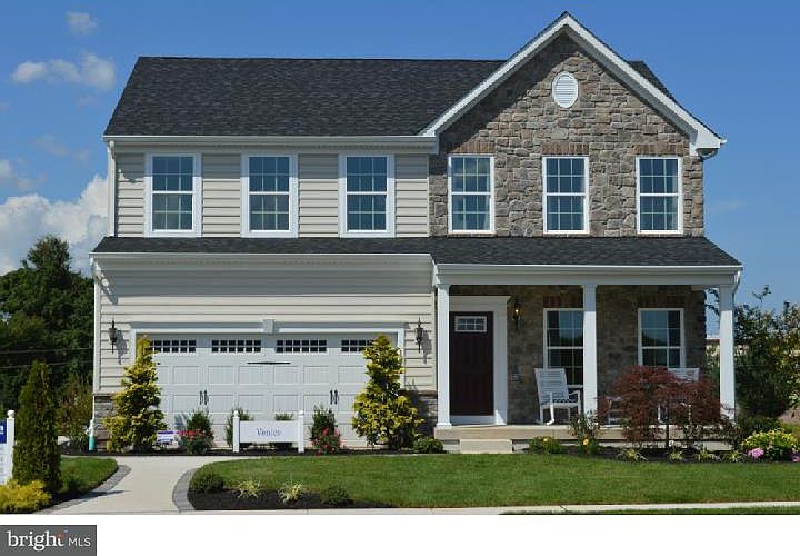 1st image of 2400 Tywyn Dr