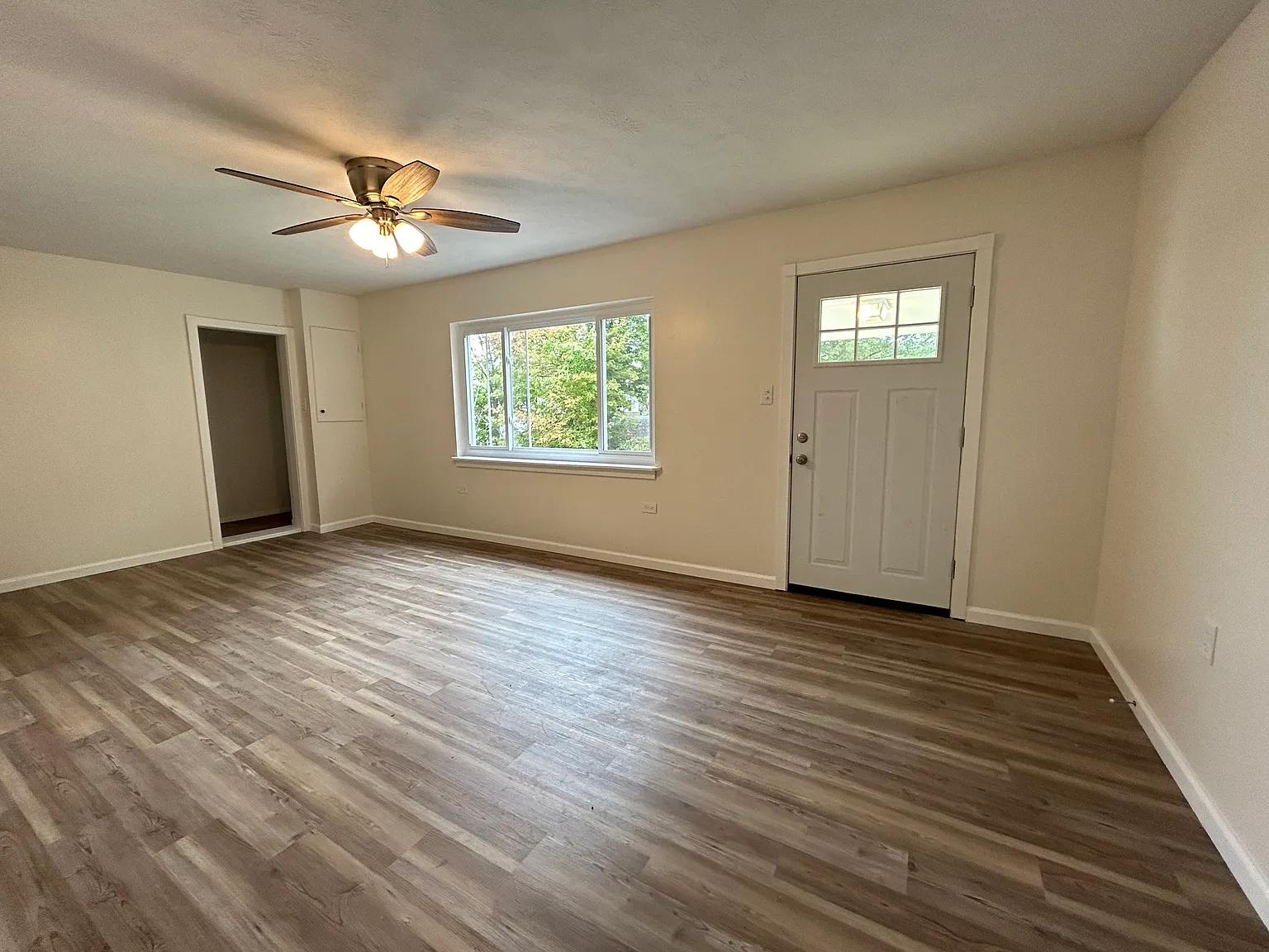 2 bed, 800 sqft, $900 — Photo 2