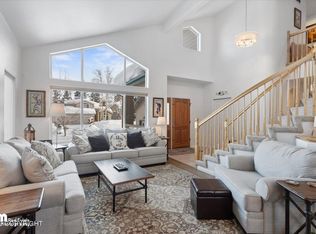 8726 Inyo Cir, Eagle River, AK 99577