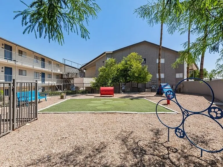 District at Fiesta Park — Photo 24