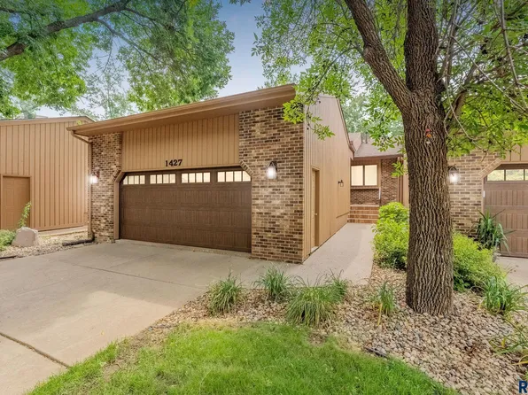 1427 S Westward Ho Pl, Sioux Falls, SD 57105