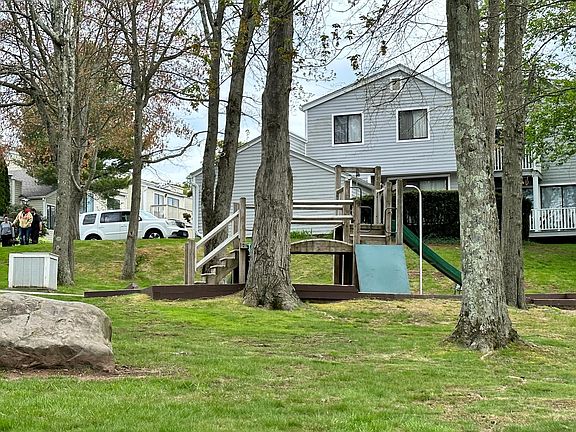 3rd image of 47 Peddlars Dr #47