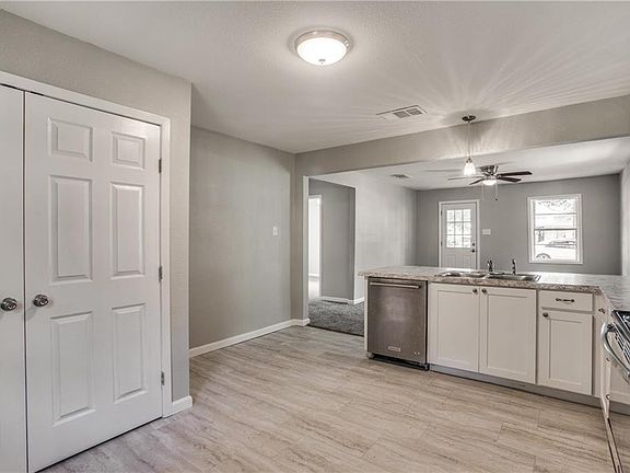 5th image of 3032 Delaware Trl