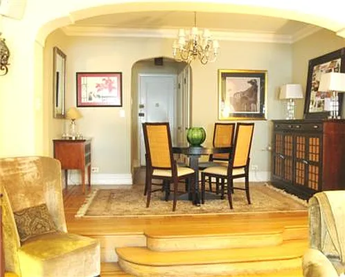 Sold by Domus Realty | media 13