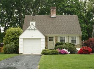 325 Abbey Ct, Ridgewood, NJ 07450