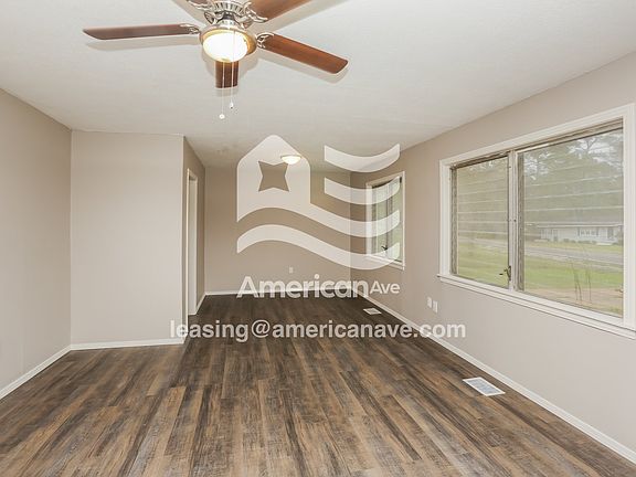 2025455_002_living_room_13651690.jpg