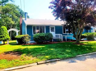 87 Old Essex Rd, Manchester, MA 01944