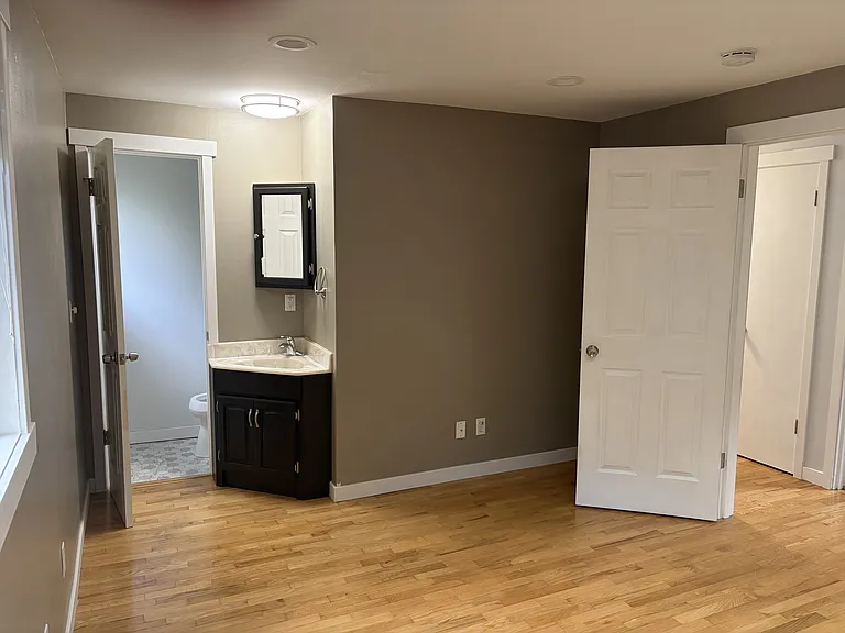 Master with 1.5 bath