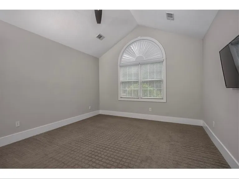109 Edgewood Ct — Photo 10