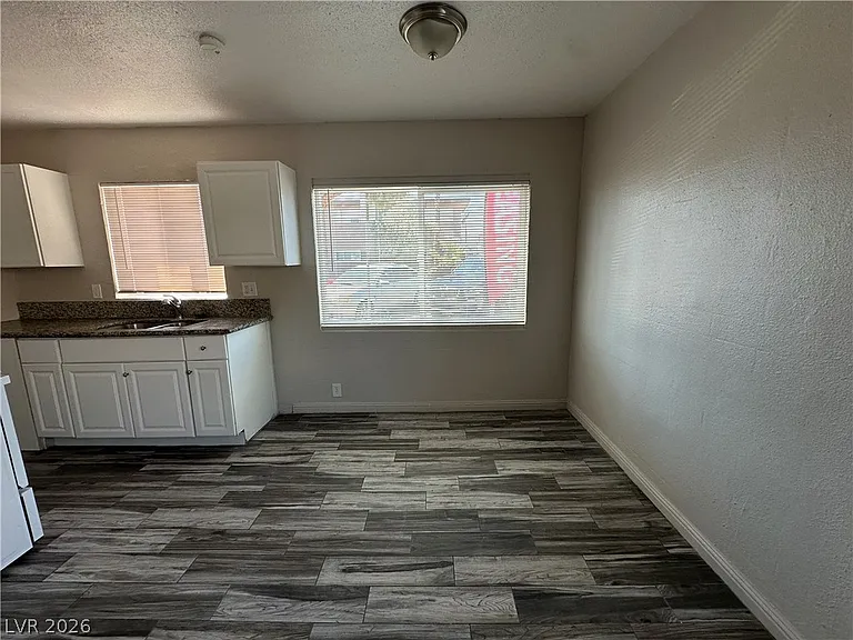 2105 Sunrise Ave #1 — Photo 8