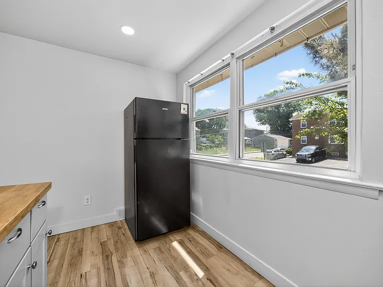 202 Green St #1 — Photo 12