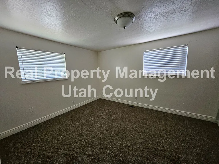 179 S 800 W — Photo 9
