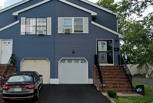 4 Holmes St Photo 1