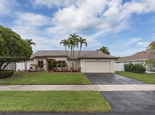 480 Greaton Ave, Davie, FL 33325
