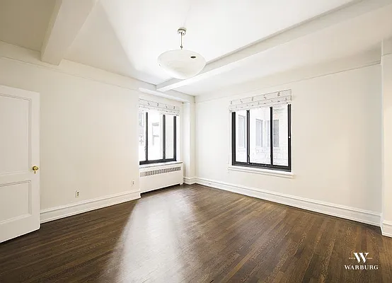 Sold by Warburg | media 17