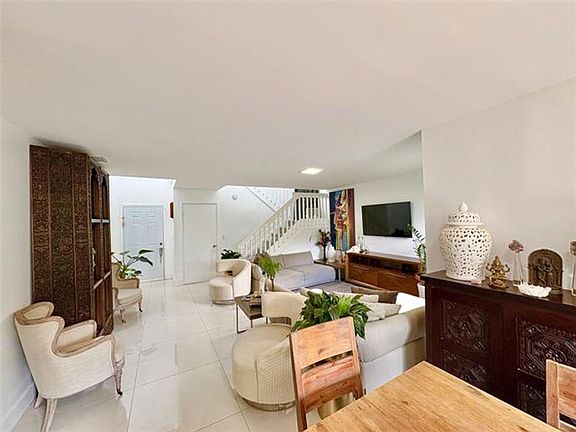 4th image of 4832 Grapevine Way #Townhouse 4832