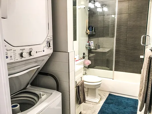 Rented by Vespa Properties Group | media 37