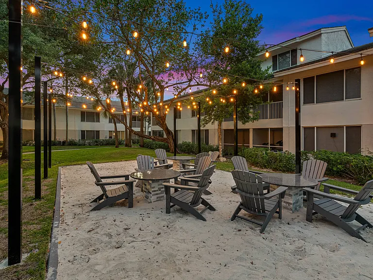 Lakepointe at Jacaranda — Photo 65