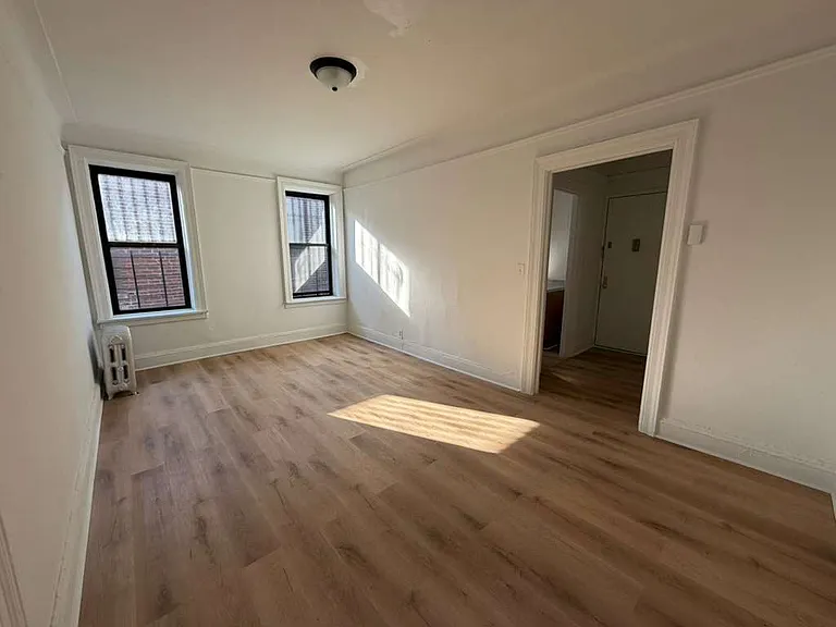1738 University Ave #6G — Photo 5