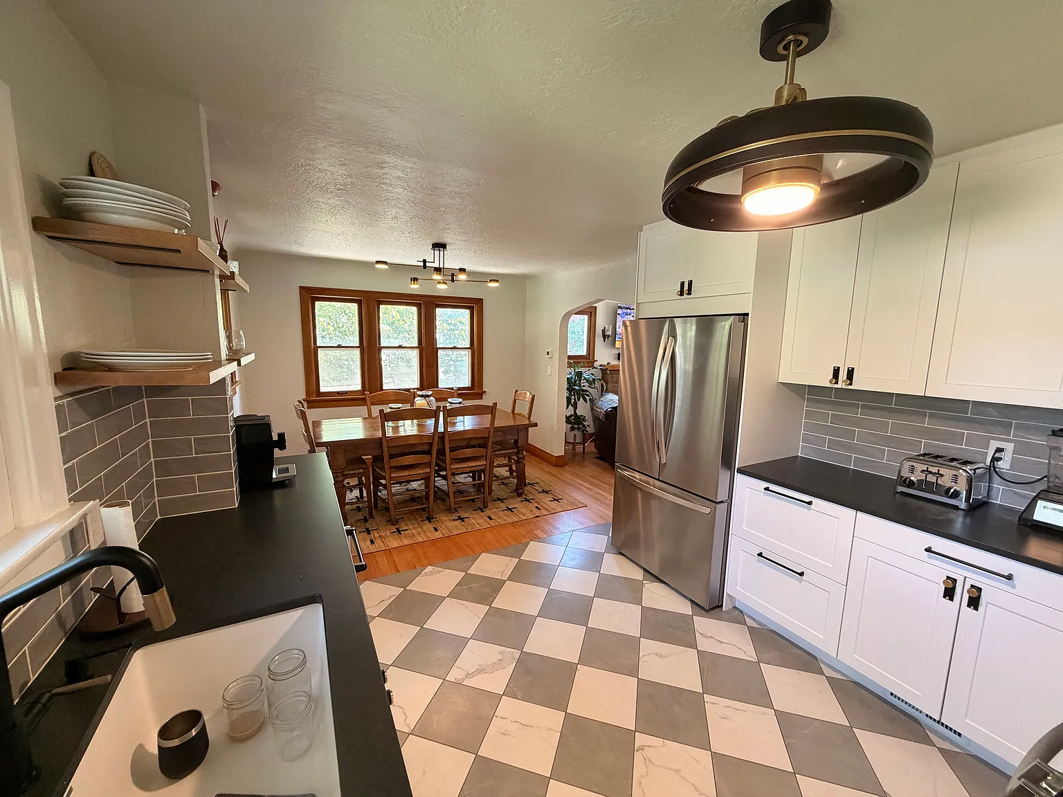 4 bed, 1790 sqft, $3,800 — Photo 4