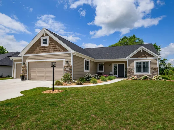 1901 Fairway Dr, Auburn, IN 46706