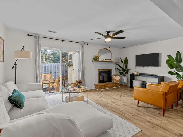 1258 Maple Shade Ln, Charlotte, NC 28270