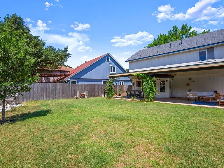 8715 Dandelion Trl — Photo 22