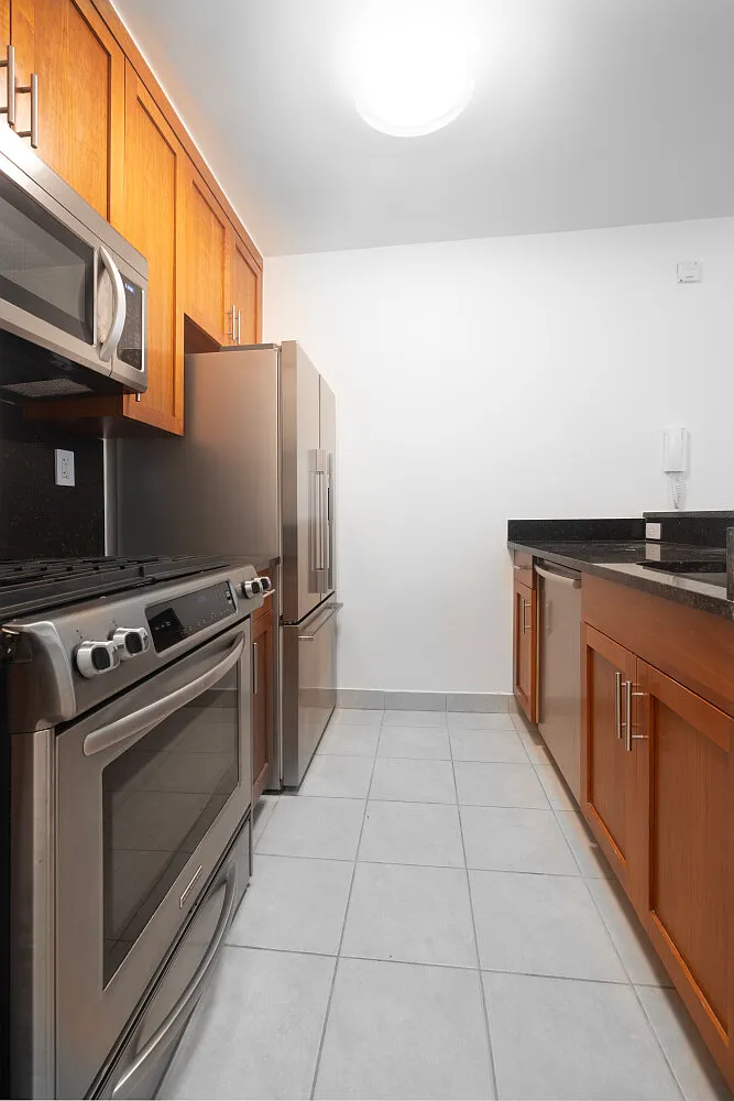 115 East 34th Street — Photo 3