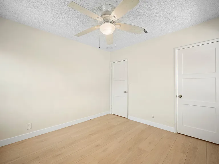 1009 W Angeleno Ave #202 — Photo 11