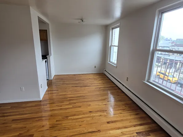 300 East 2nd Street B image 3 of 9