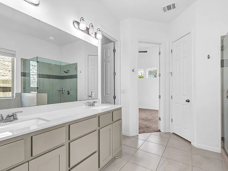 2907 Zelma Dr — Photo 17