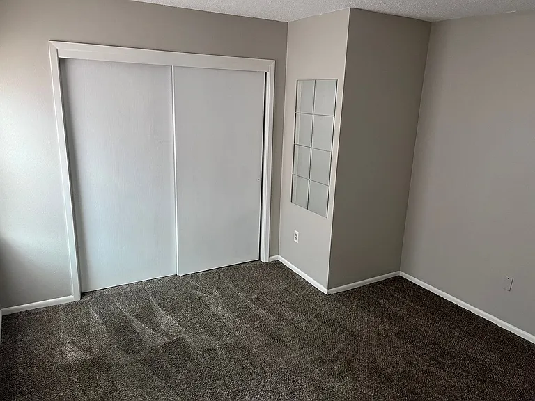 Drake Townhomes — Photo 11