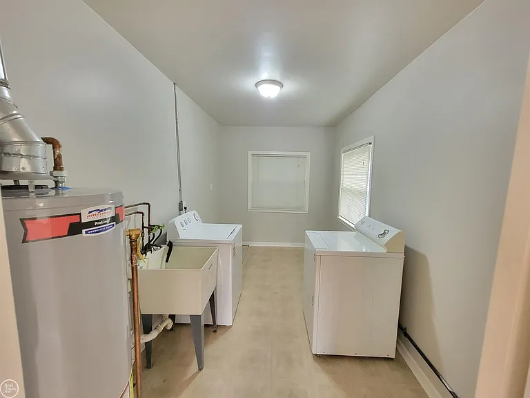 3657 Alvina Ave — Photo 10