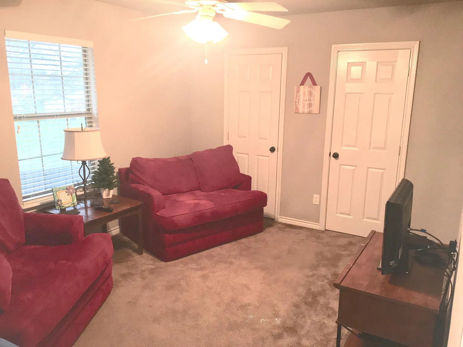 4 bed, 4.5 bath, 1842 sqft, $2,600 — Photo 2