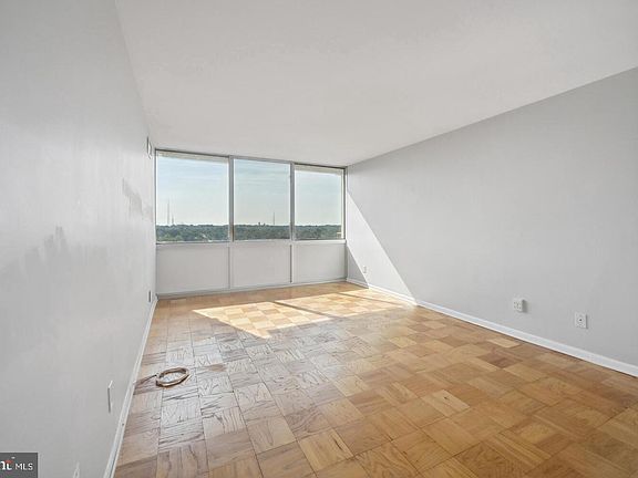 3rd image of 5101 River Rd W #1912