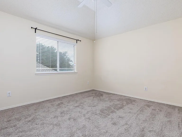 3928 Windford Dr — Photo 20