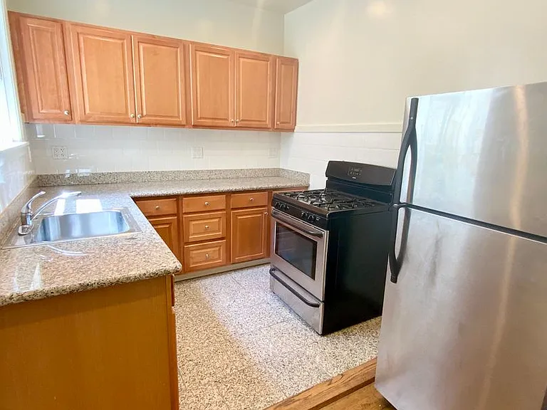 2760 Sutter St #202 — Photo 11