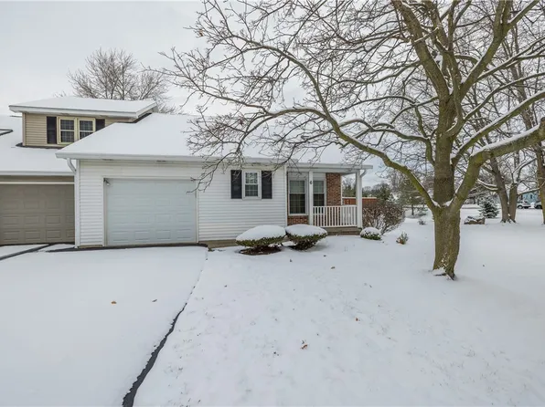 6 Dutch Valley, Rochester, NY 14624