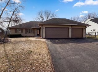 578 Prairie Cir E, Eagan, MN 55123