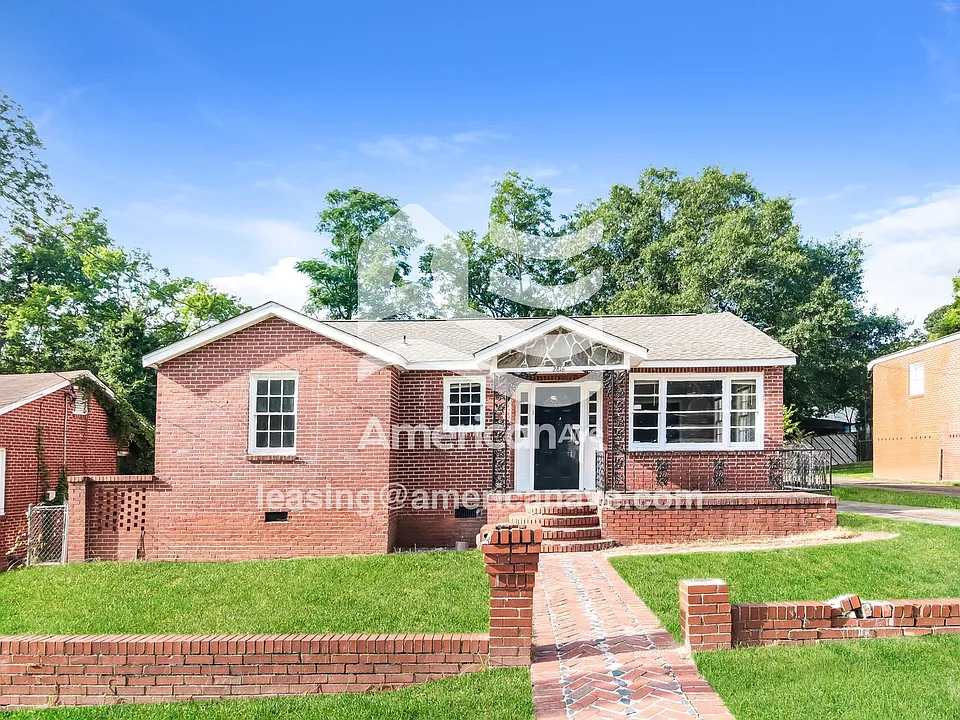 2816 Pecan St