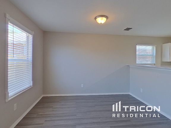 4th image of 6517 Meadow Way Ln