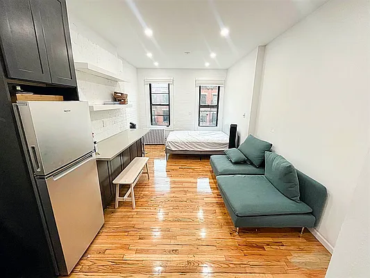 Rented by Bond New York | media 26